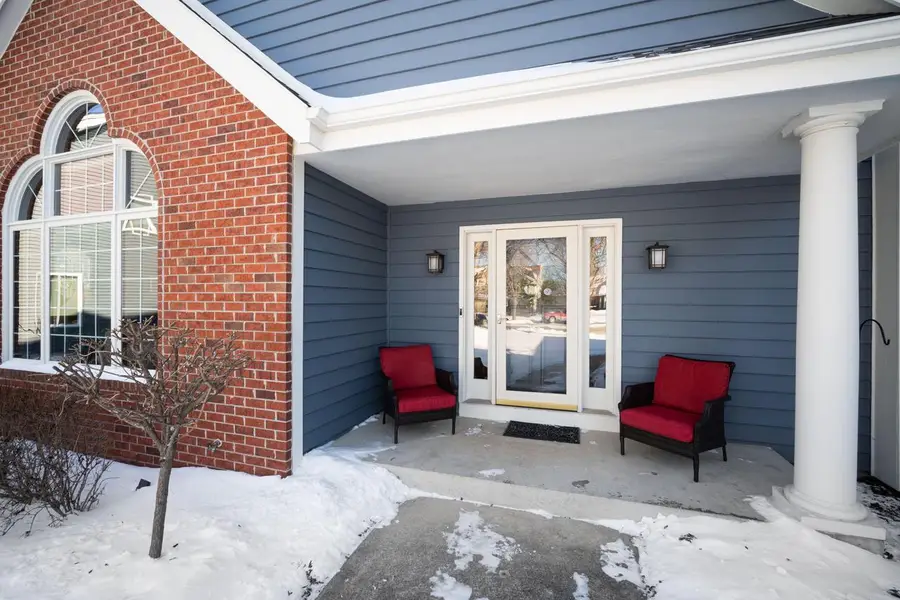 8086 S Meadowcreek COURT, Franklin, WI 53132 - #2