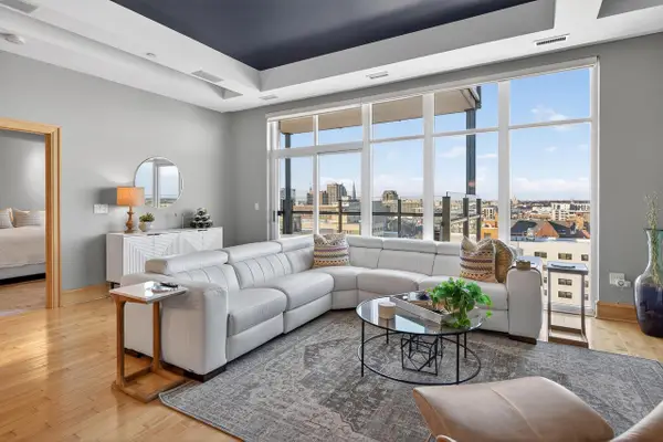 1313 N Franklin PLACE #1002, Milwaukee, WI 53202