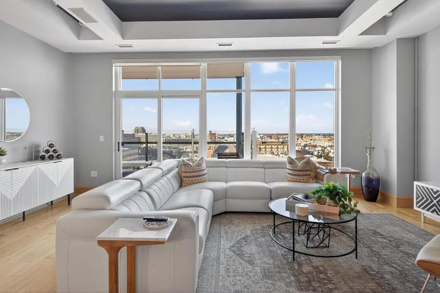 1313 N Franklin PLACE #1002, Milwaukee, WI 53202 - Image #3