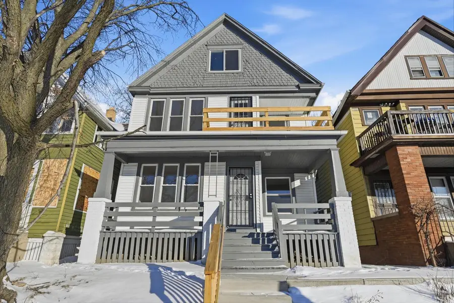 4222 W Lloyd STREET, Milwaukee, WI 53208 - #2