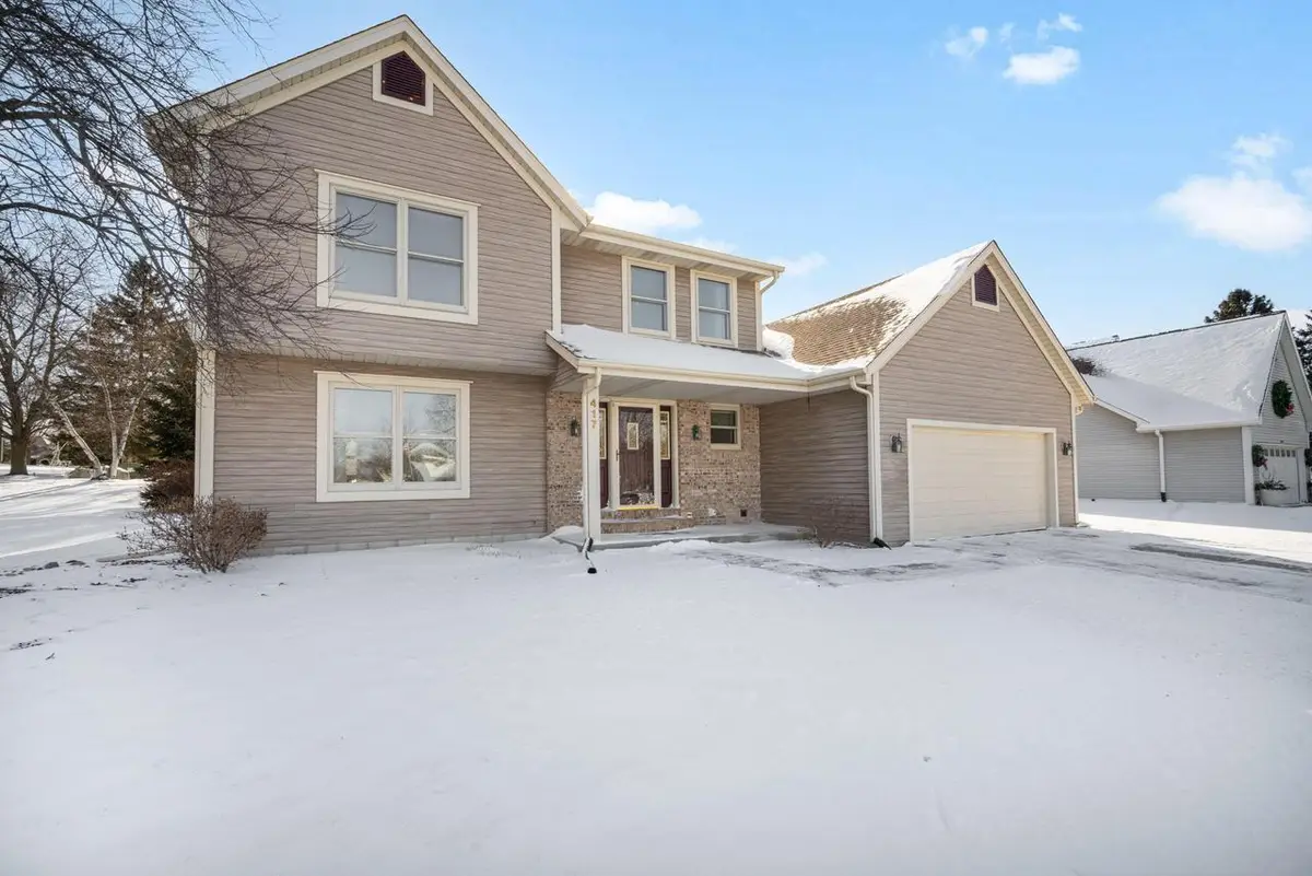 417 Deer Ridge DRIVE, West Bend, WI 53095 - #1