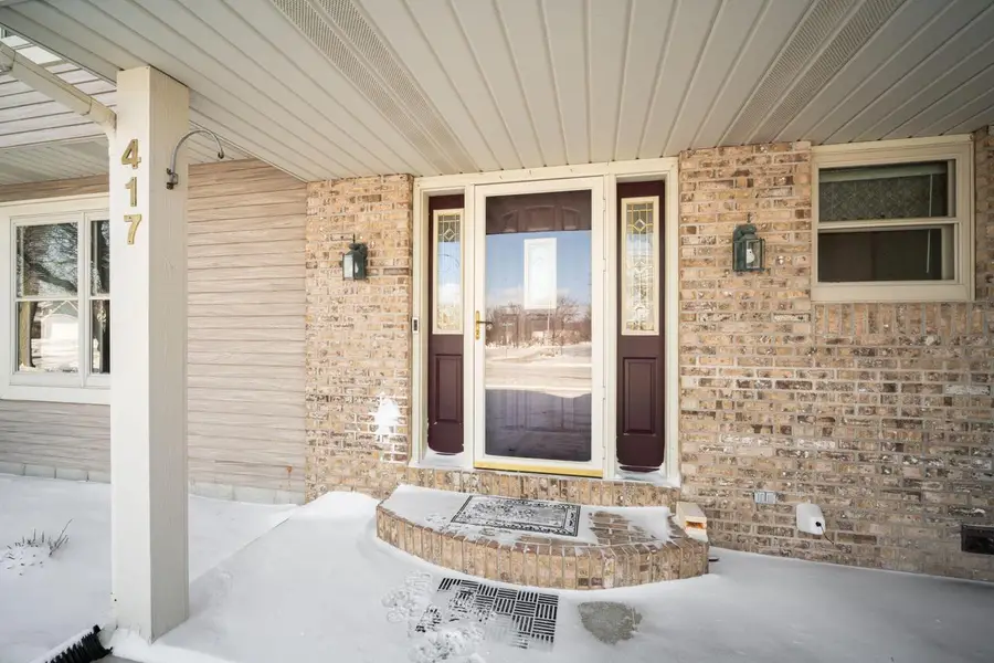 417 Deer Ridge DRIVE, West Bend, WI 53095 - #2