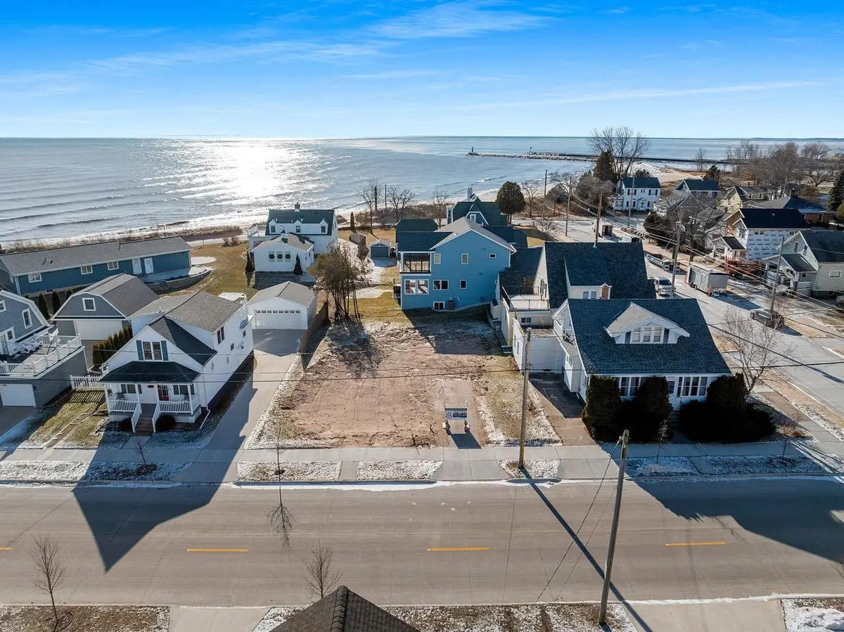 911 17TH STREET, Two Rivers, WI 54241 - Image #1