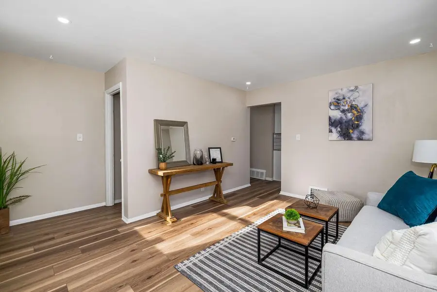 3526 W Glendale AVENUE, Milwaukee, WI 53209 - Image #3