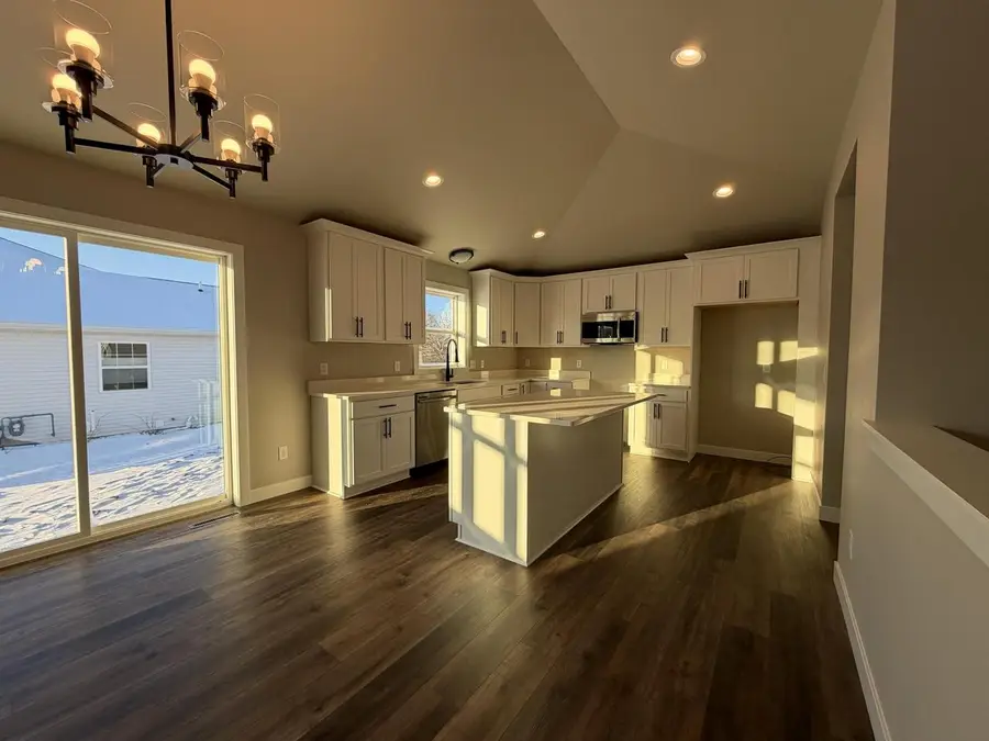 11 Wisteria CORNER, Fond Du Lac, WI 54935 - #3