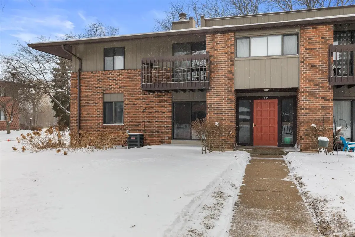 360 Park Hill DRIVE #C, Pewaukee, WI 53072 - Image #1