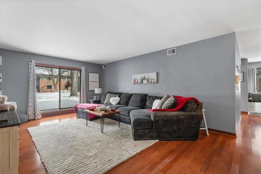 360 Park Hill DRIVE #C, Pewaukee, WI 53072 - Image #2