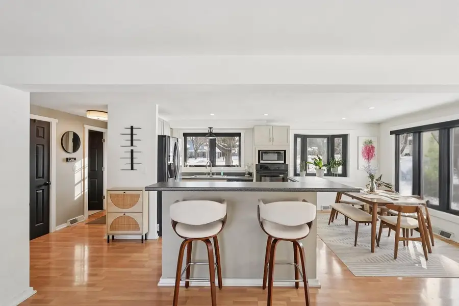 293 Meadowside COURT, Pewaukee, WI 53072 - Image #3