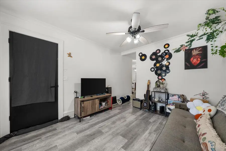 3215 N Bartlett AVENUE #3215A, Milwaukee, WI 53211 - Image #3