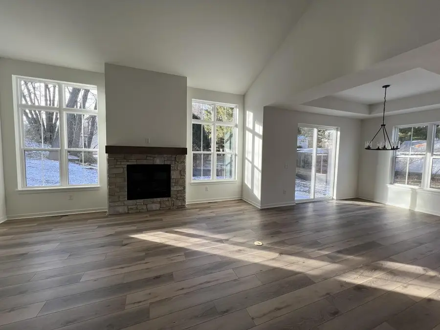 W221N3075 Greenwood COURT, Waukesha, WI 53186 - #2