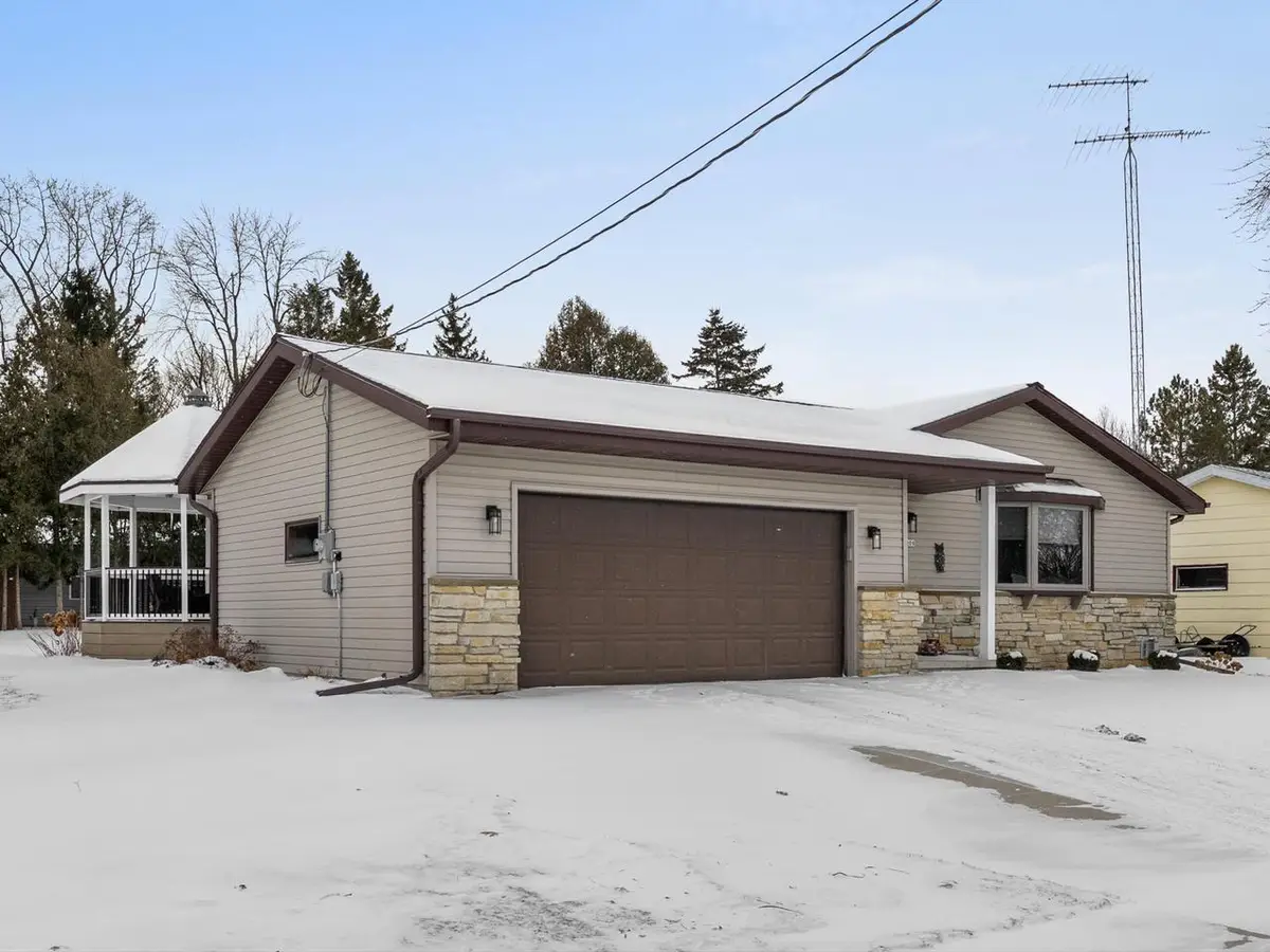 1209 E Thomas STREET, Manitowoc, WI 54220 - #1