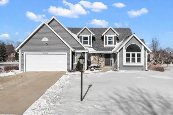 N53W15786 Creekwood CROSSING, Menomonee Falls, WI 53051