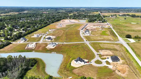 9423 W HUNTINGTON DRIVE #Lt17, Mequon, WI 53097