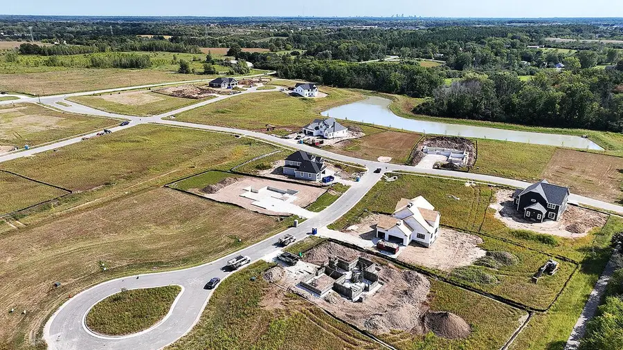 9423 W HUNTINGTON DRIVE #Lt17, Mequon, WI 53097 - Image #2