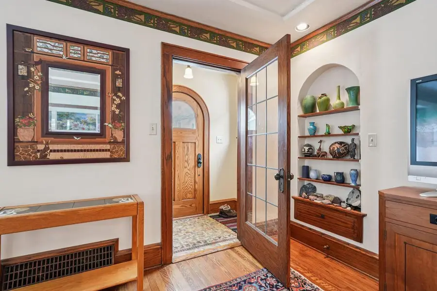 1910 E Newton AVENUE, Shorewood, WI 53211 - #2