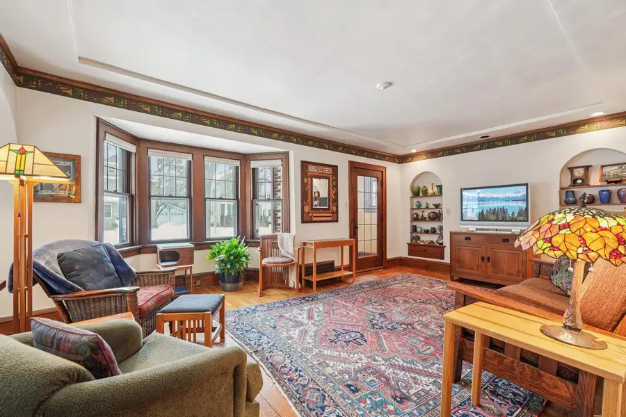 1910 E Newton AVENUE, Shorewood, WI 53211 - #3