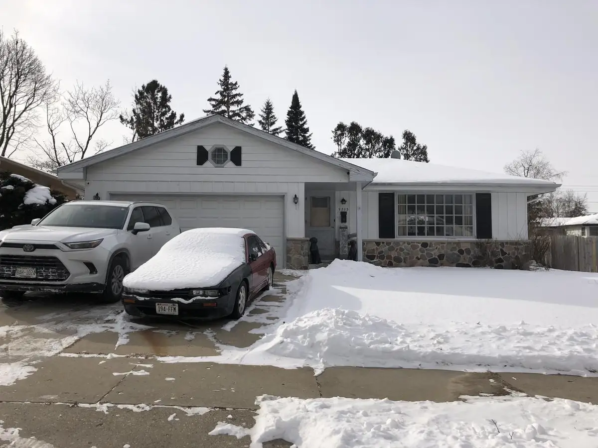 9703 W Kaul AVENUE, Milwaukee, WI 53225 - Image #1
