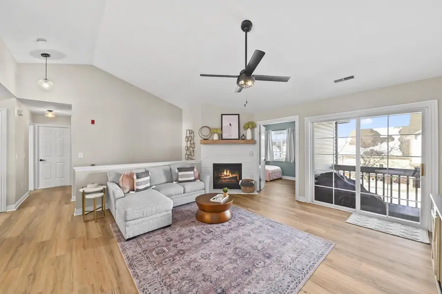 590 Pewaukee ROAD #E, Pewaukee, WI 53072 - Image #3