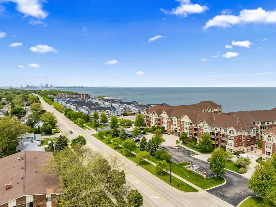 4100 S Lake DRIVE #218, Saint Francis, WI 53235 - #3