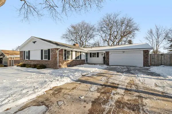 3570 S Russel ROAD, New Berlin, WI 53151