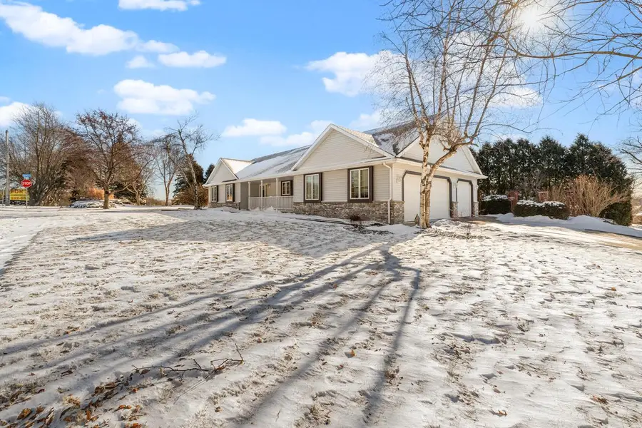 1151 Glacier PASS, Slinger, WI 53086 - Image #3