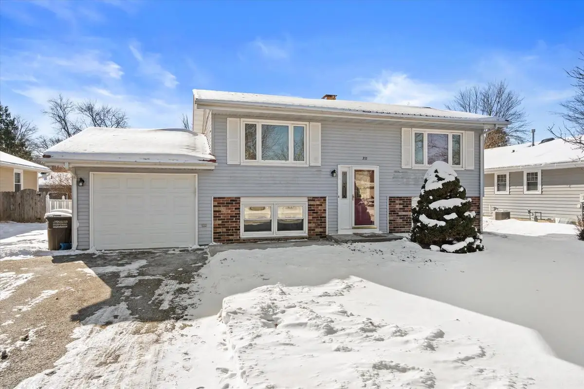 711 E Harvard STREET, Oconomowoc, WI 53066 - Image #1