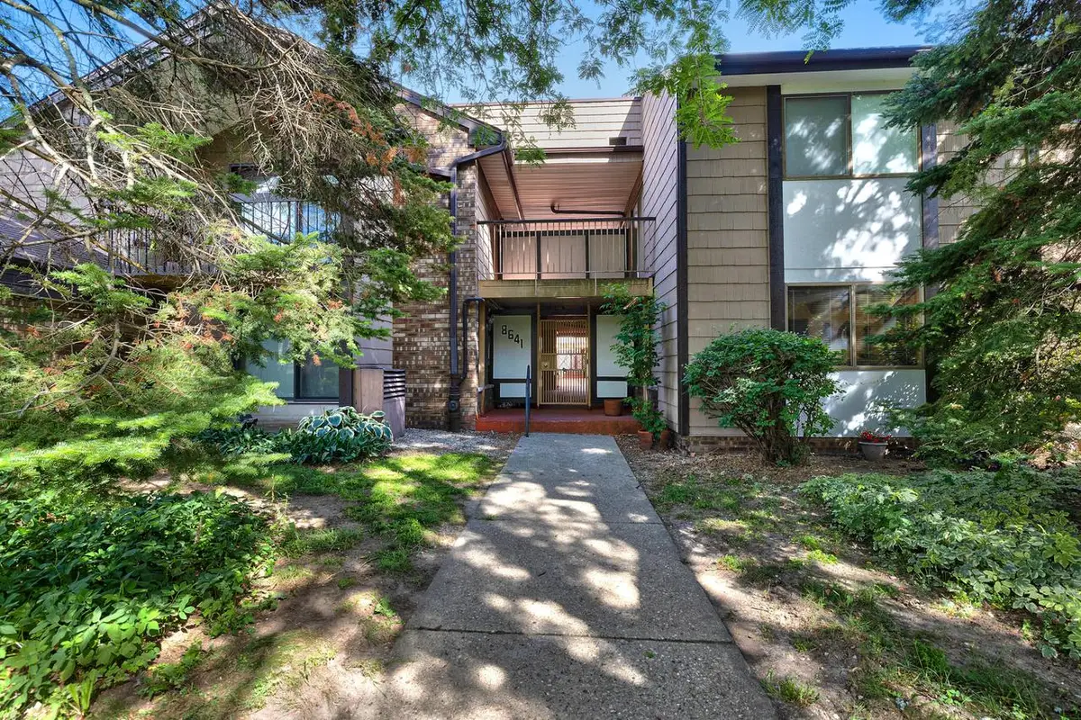 8641 Servite DRIVE #109, Milwaukee, WI 53223 - #1