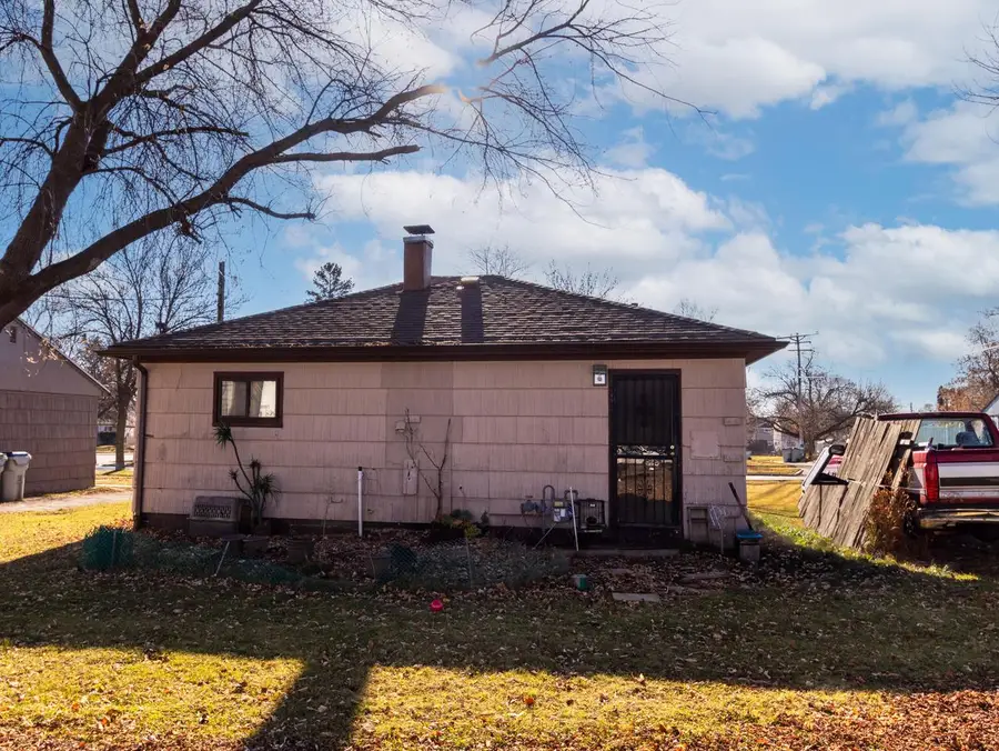 6012 W Carmen AVENUE, Milwaukee, WI 53218 - Image #2