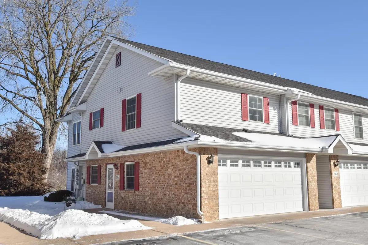 326 Kettle Moraine DRIVE N #1, Slinger, WI 53086 - Image #1