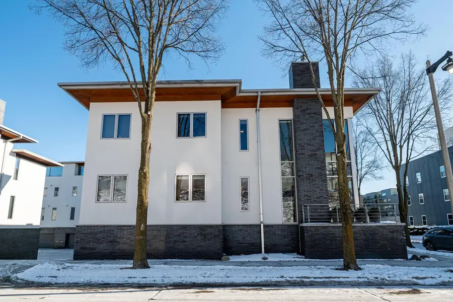 1924 N Booth STREET, Milwaukee, WI 53212 - #2