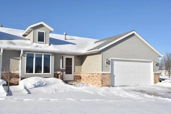 1687 Nature TRAIL #24B, Hartford, WI 53027