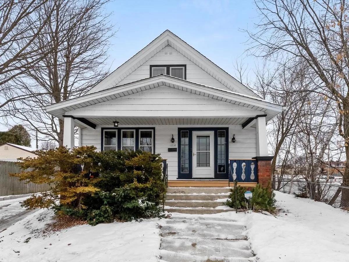 1014 S 20th STREET, Manitowoc, WI 54220 - #1