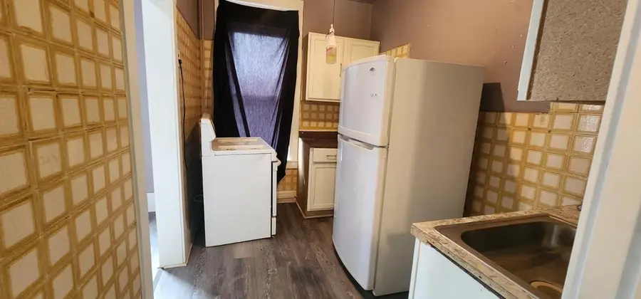 1230 W Greenfield AVENUE, Milwaukee, WI 53204 - #3