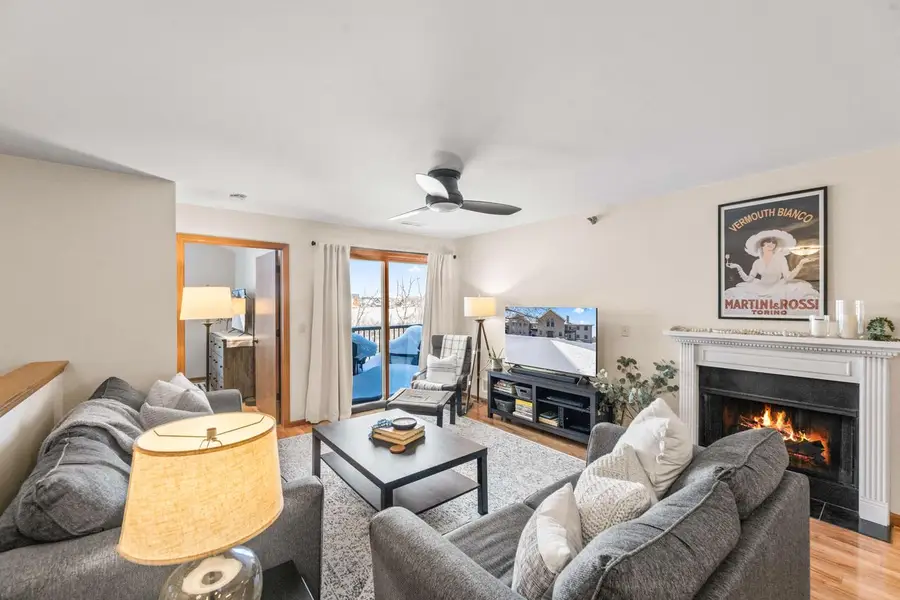 952 Oconomowoc PARKWAY, Oconomowoc, WI 53066 - Image #3