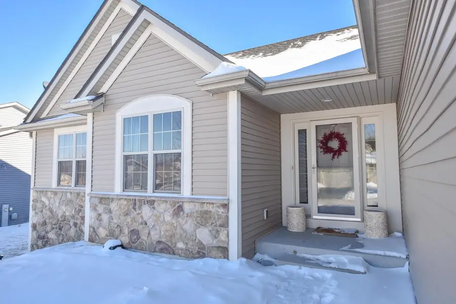 431 Thurow DRIVE, Oconomowoc, WI 53066 - Image #3