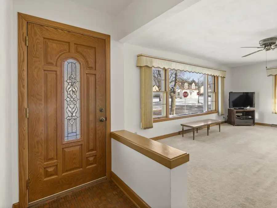 5701 W Stack DRIVE, Milwaukee, WI 53219 - Image #3