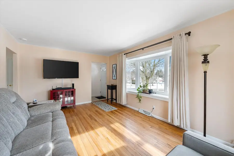 213 Summit DRIVE, Port Washington, WI 53074 - Image #2