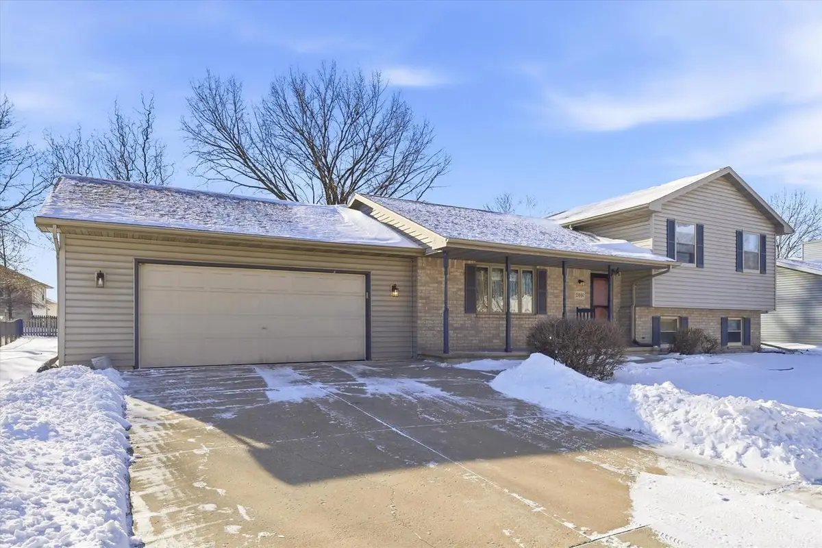 2861 Montclair PLACE, Oshkosh, WI 54904 - Image #1