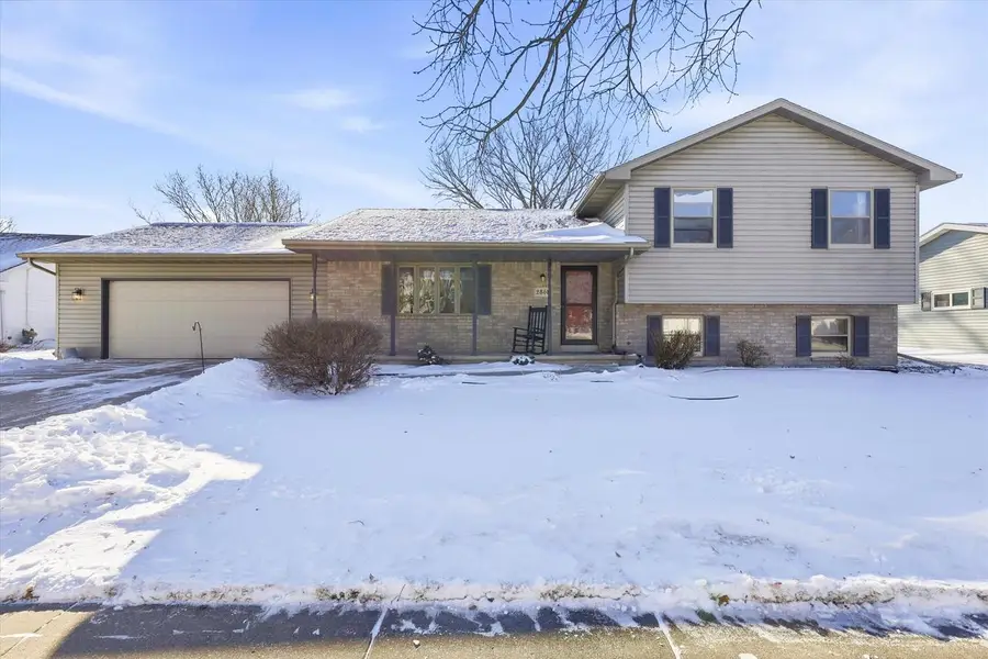 2861 Montclair PLACE, Oshkosh, WI 54904 - Image #3