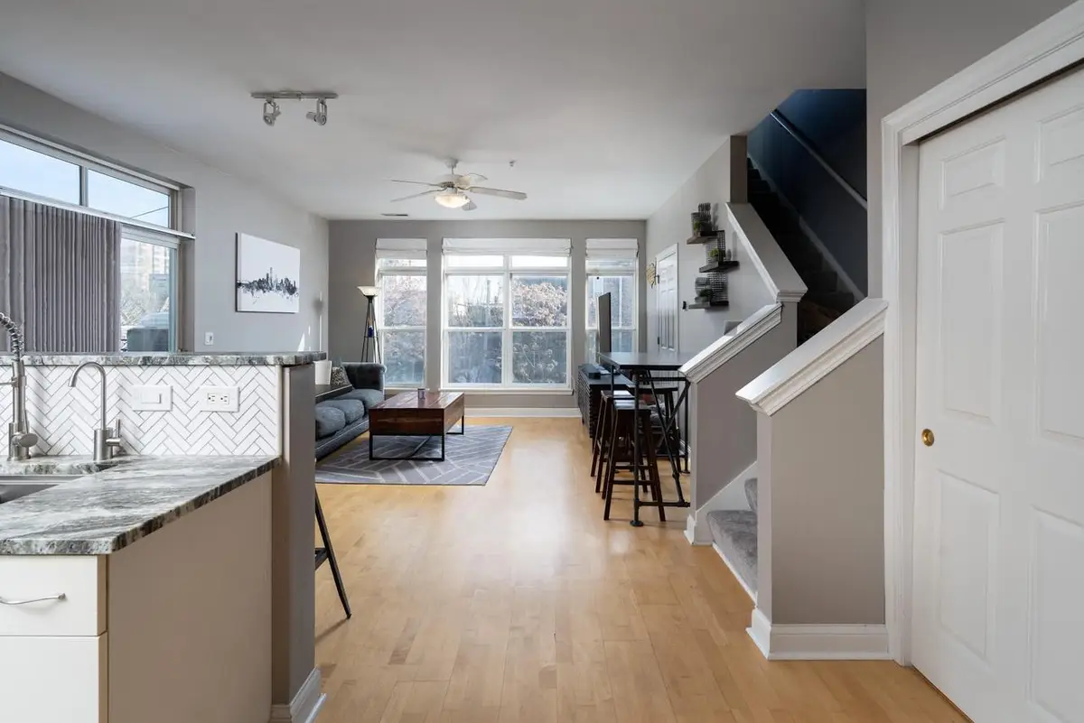 1550 N Warren AVENUE #308, Milwaukee, WI 53202 - #1