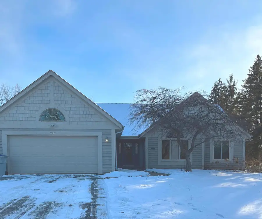 9215 W County Line ROAD, Milwaukee, WI 53224 - Image #2