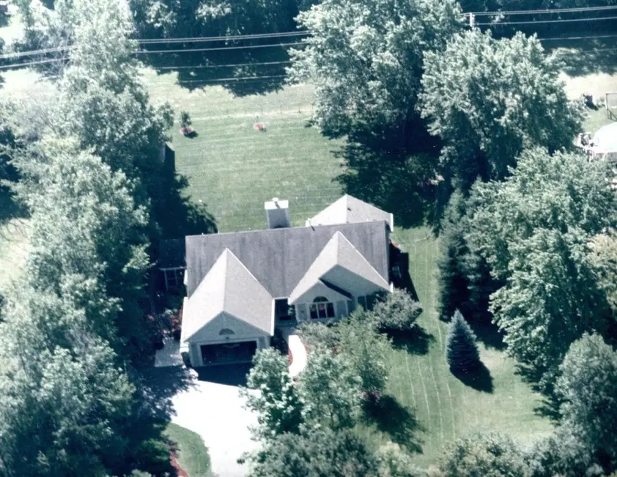 9215 W County Line ROAD, Milwaukee, WI 53224 - Image #3