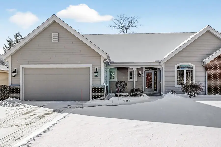 1444 Hidden Waters CIRCLE, West Bend, WI 53095 - #2