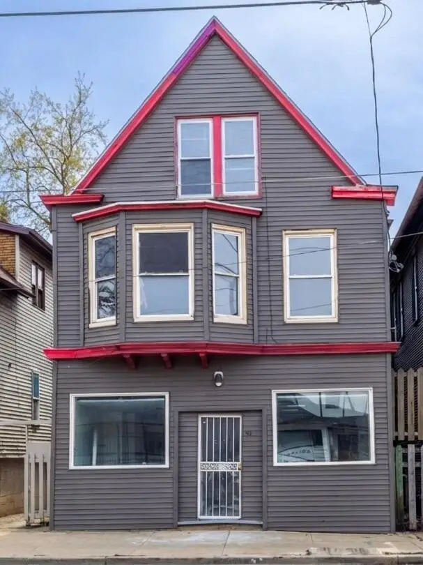 935 W Greenfield AVENUE, Milwaukee, WI 53204 - #1