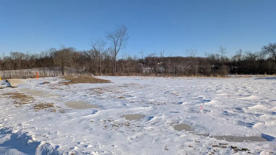 N52W18619 EMERALD HILLS DRIVE #Lt42, Menomonee Falls, WI 53051 - #2