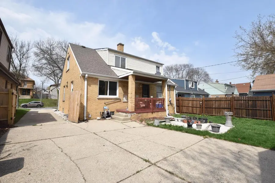 4040 N 11th STREET, Milwaukee, WI 53209 - #3