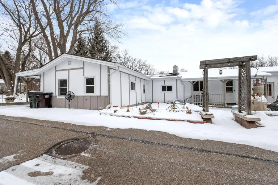 6151 S Miller LANE, New Berlin, WI 53146 - Image #2