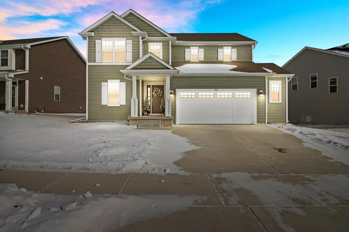 312 Big Bend WAY, Hartford, WI 53027 - #1