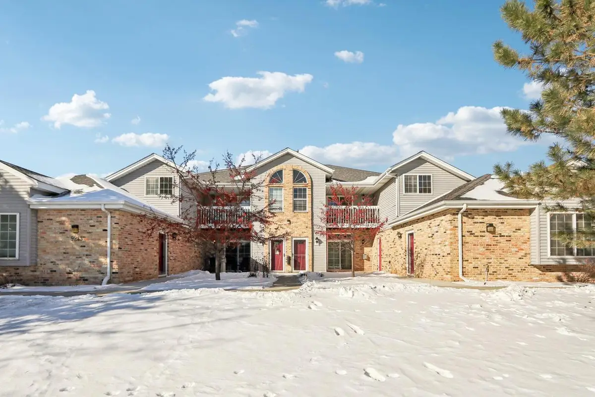 9213 S Aspen DRIVE #4, Oak Creek, WI 53154 - Image #1