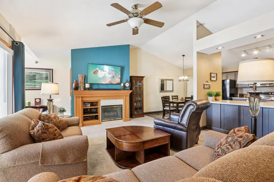 9213 S Aspen DRIVE #4, Oak Creek, WI 53154 - Image #2